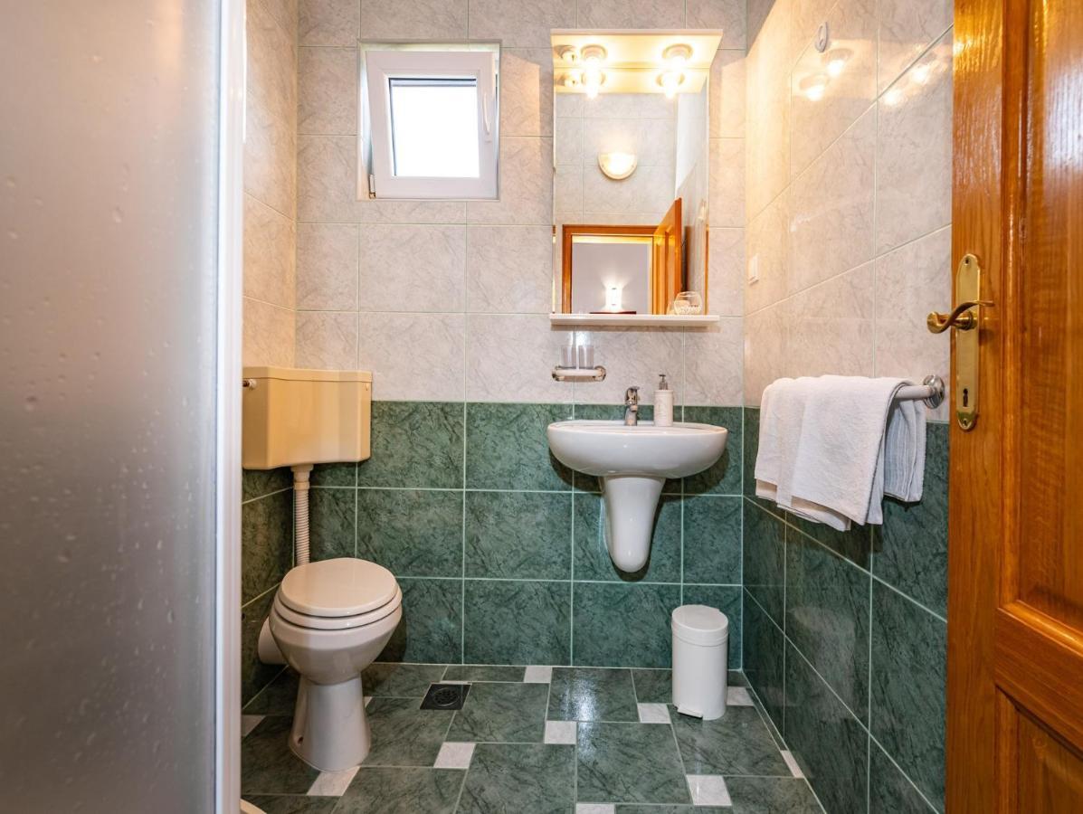 Apartments Prkacin Starigrad Paklenica Exterior foto